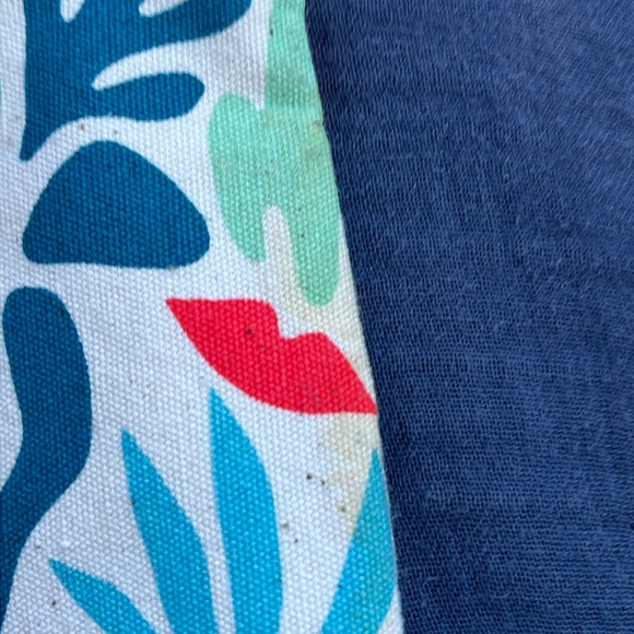 Ipsy Glam Bag - Cosmetic Pouch - Make me any offer :) - Picture 6 of 6